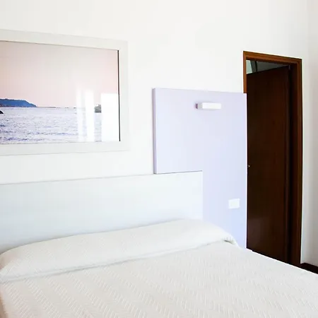 Eden Hotel 3*