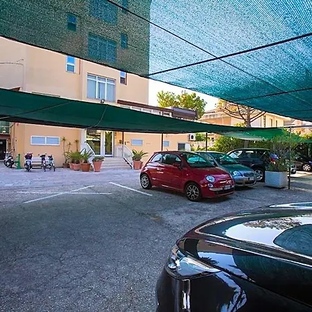 Hotel Eden