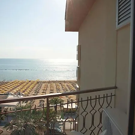 Hotel Eden 3*